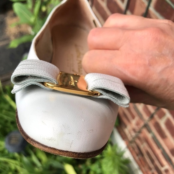 Vintage SALVATORE FERRAGAMO Niccola White Leather Flats bow buckle Size 6.5 AA - Picture 13 of 13